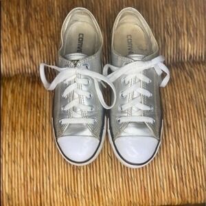 Converse Silver Leather Low Tops Size 6 Women’s